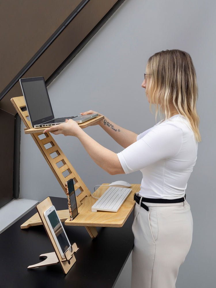
                  
                    105-009 Station de travail en bois Assis-Debout / Sit-Stand working station
                  
                