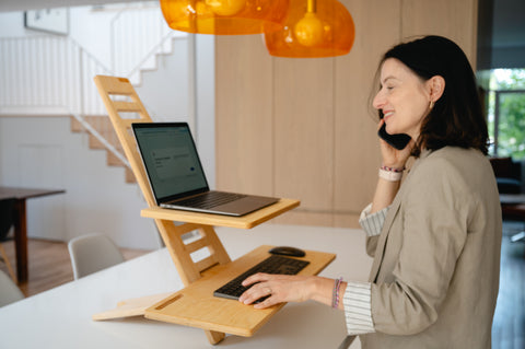 Station de travail assis-debout en bois  local - Wooden Sit-Stand Workstation